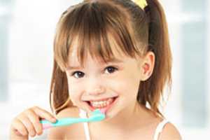girl-brushing-teeth